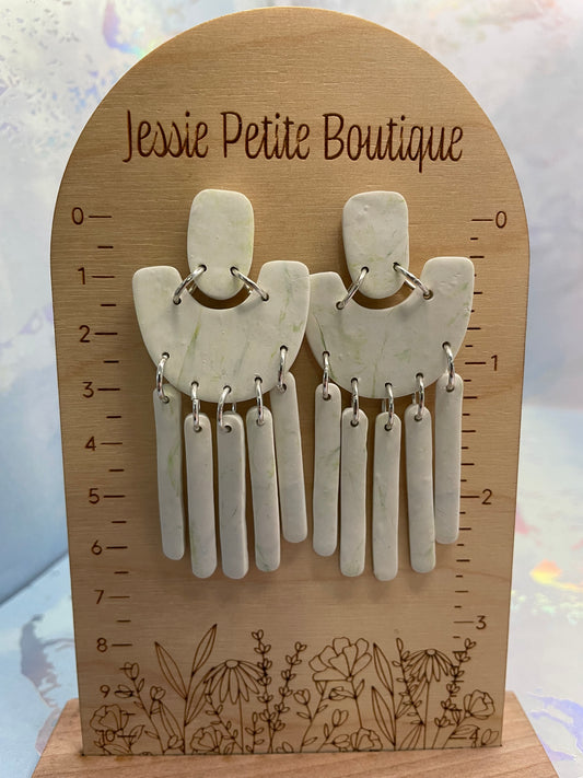 Monique: Boucles d’oreilles argile marbrée vert pâle-Sans Nickel