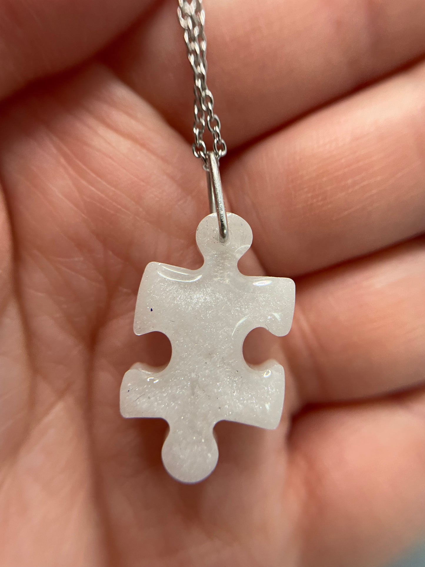 Collier Morceau Casse Tête blanc -19'' Sans Nickel +Acier Inoxydable