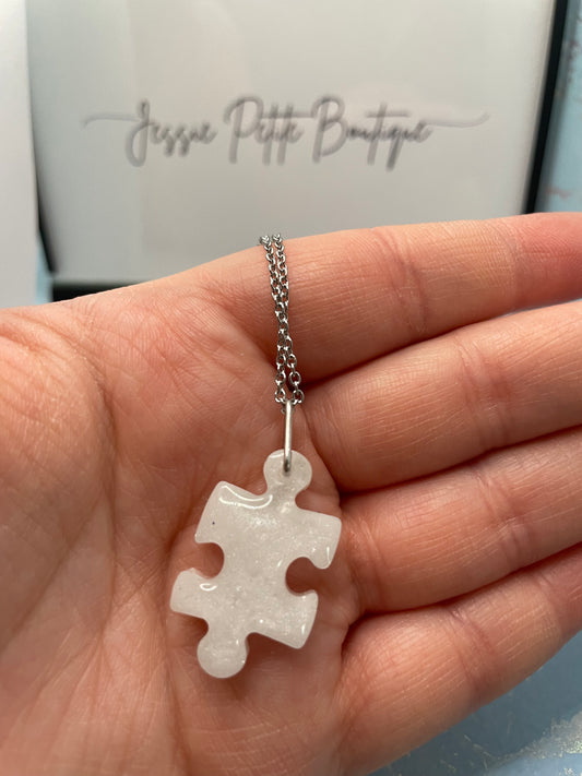 Collier Morceau Casse Tête blanc -19'' Sans Nickel +Acier Inoxydable