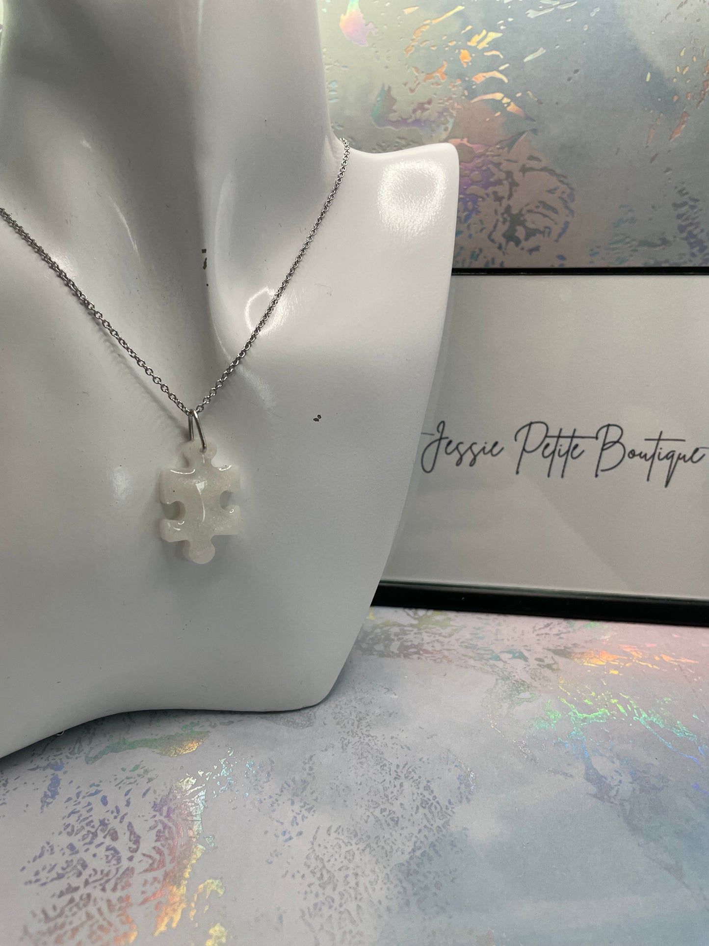 Collier Morceau Casse Tête blanc -19'' Sans Nickel +Acier Inoxydable