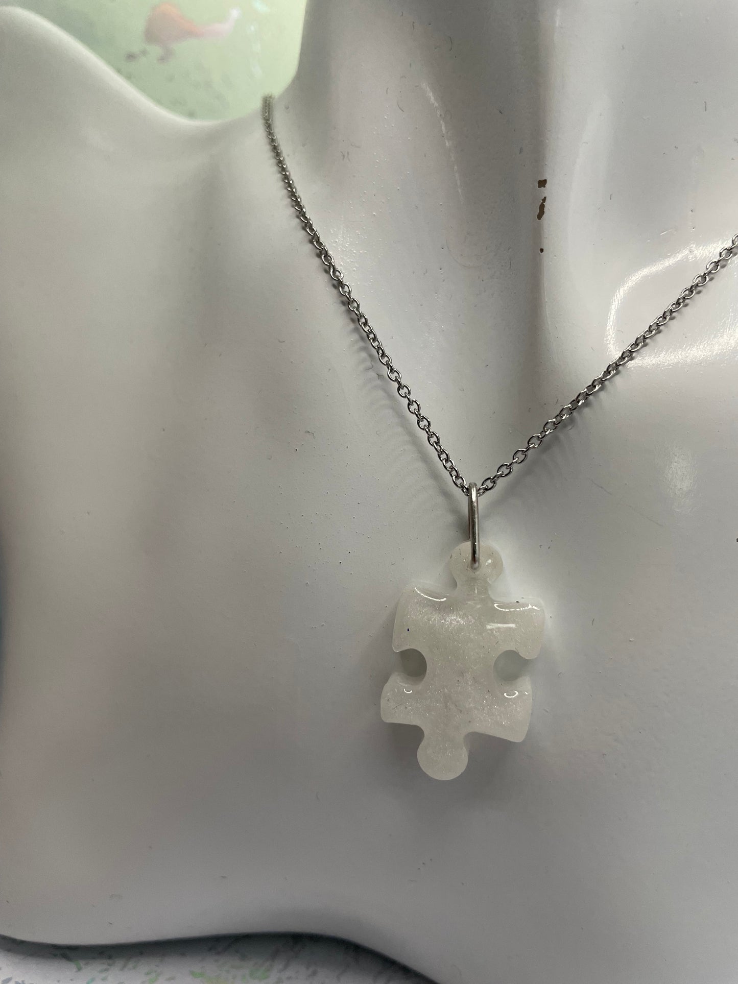 Collier Morceau Casse Tête blanc -19'' Sans Nickel +Acier Inoxydable