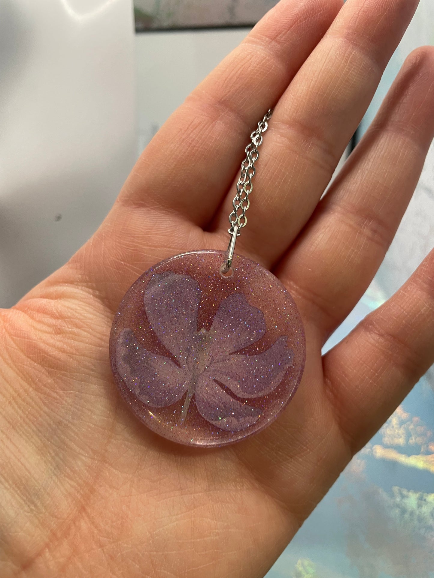 Collier fleur mauve scintillante – 25'' Sans Nickel+Acier Inoxydable