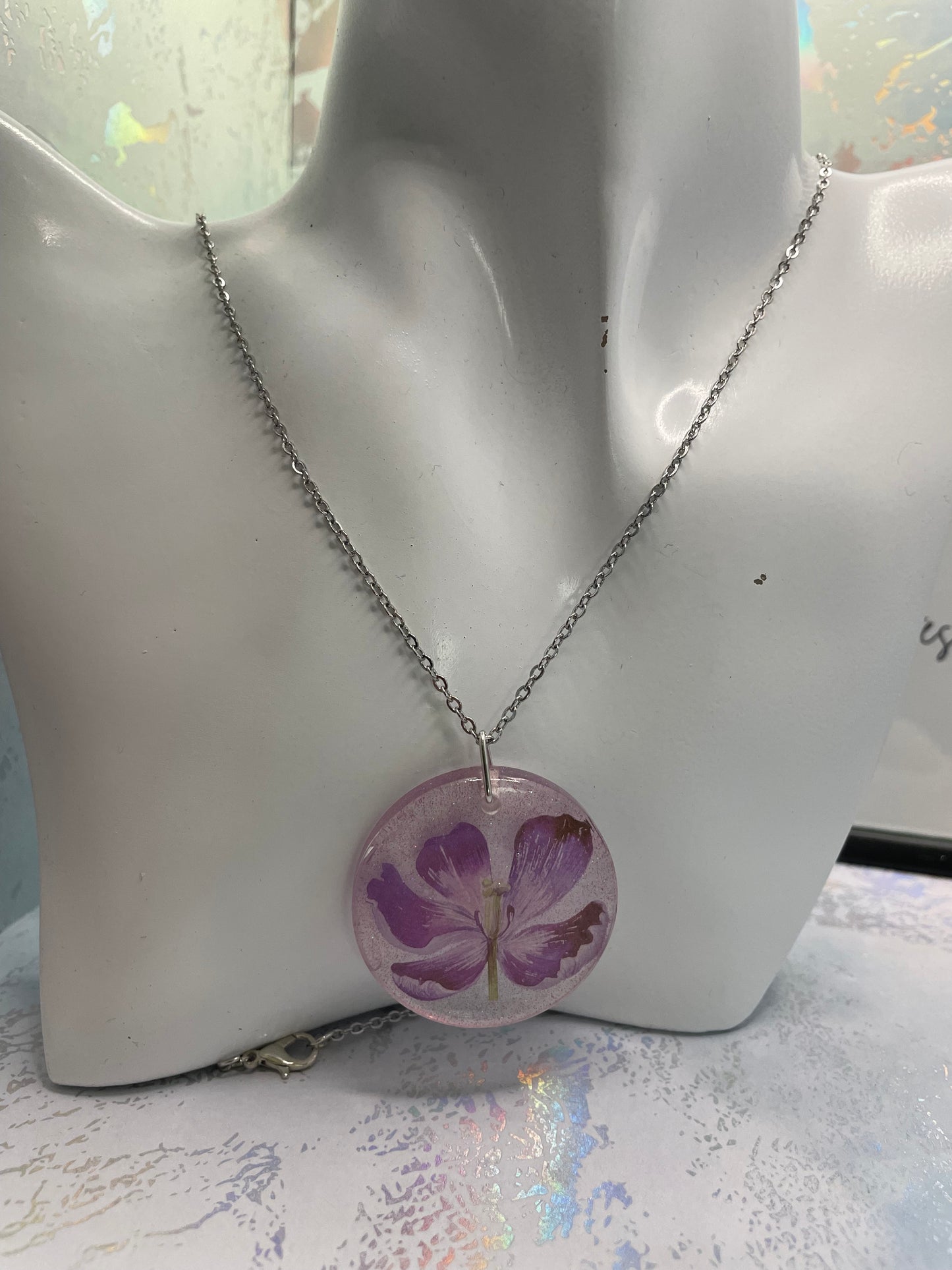 Collier fleur mauve scintillante – 25'' Sans Nickel+Acier Inoxydable