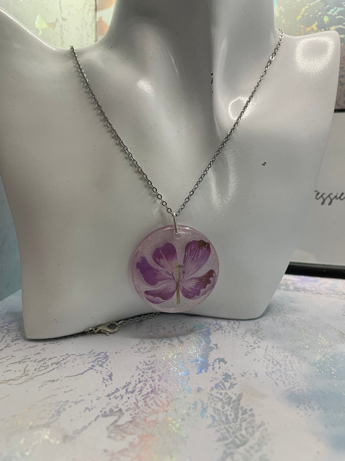 Collier fleur mauve scintillante – 25'' Sans Nickel+Acier Inoxydable