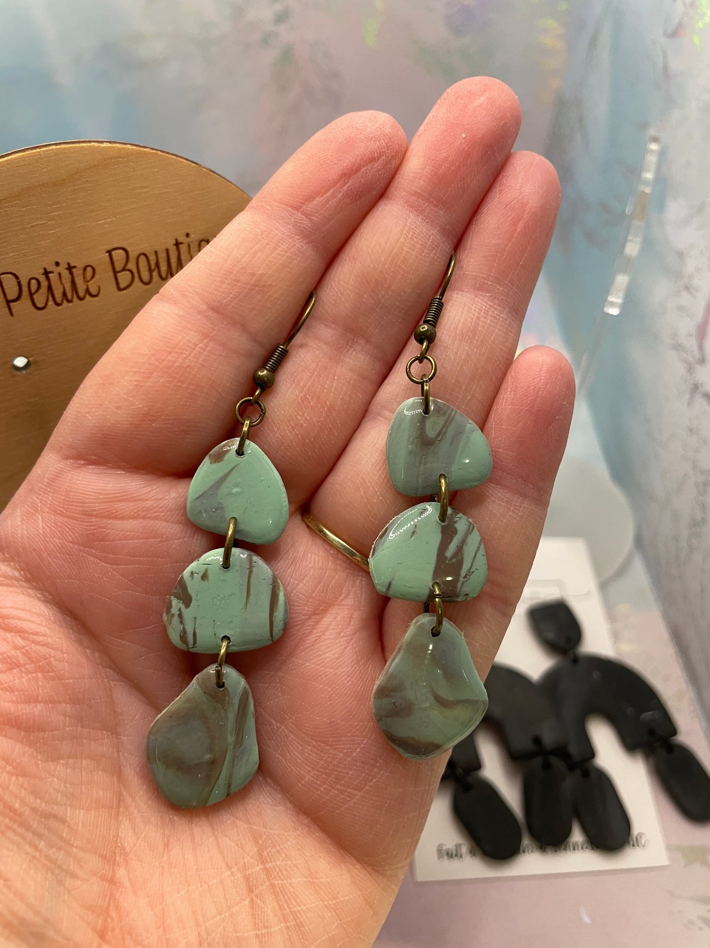 Boucles d’oreilles Pebble Vert sauge et brun marbré