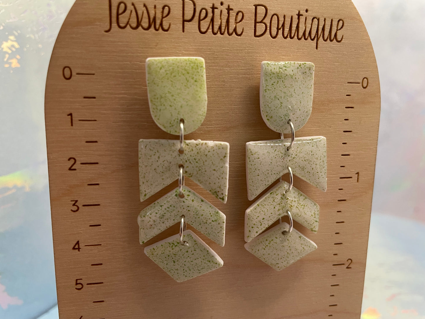 Boucles d’oreilles géométriques vert moucheté