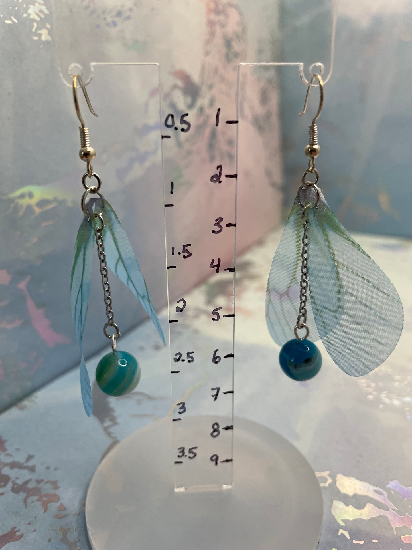 Boucles d’oreilles pendantes ailes de papillon avec billes