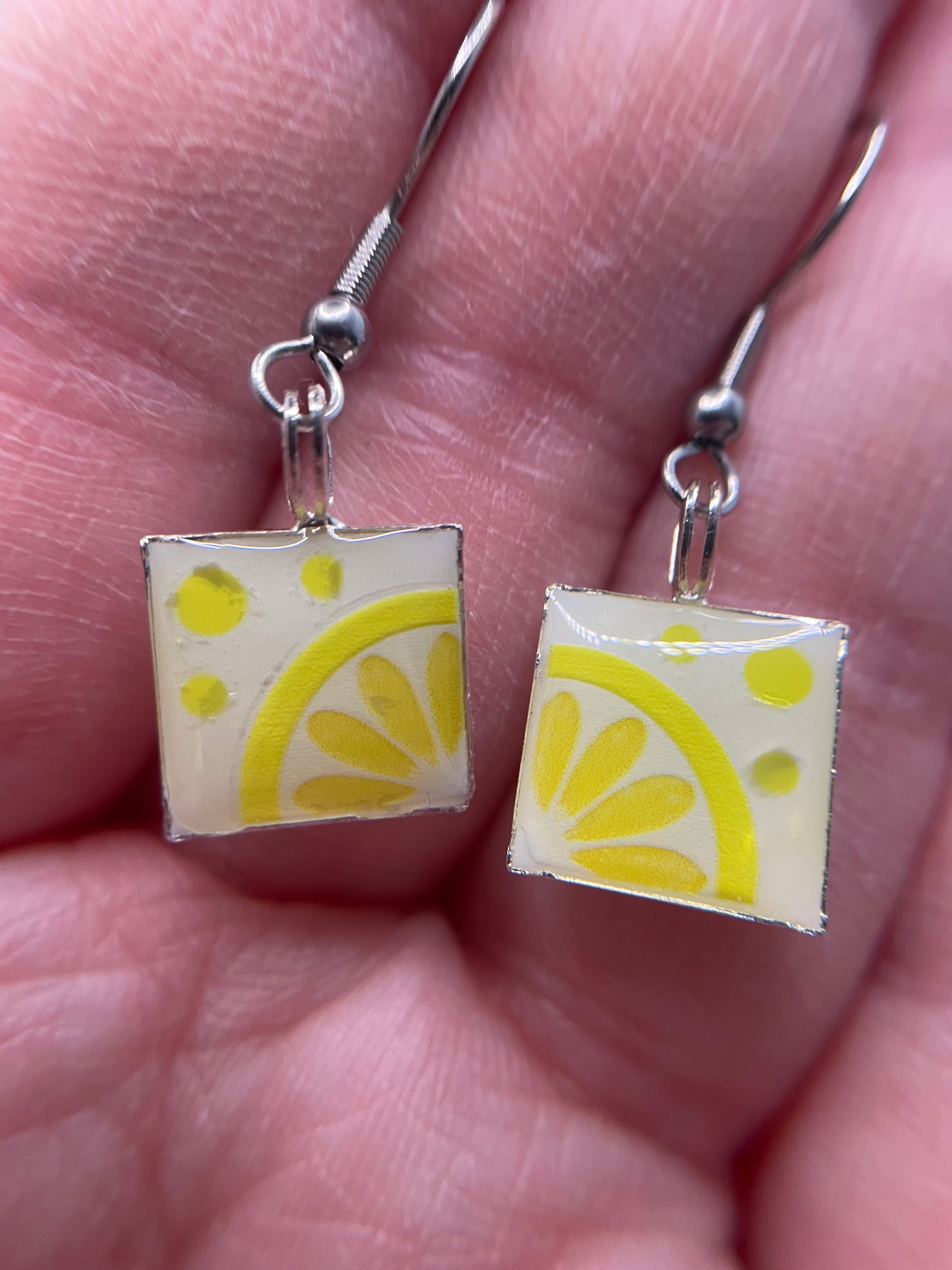 Boucles d’oreilles carrées citron/lime en résine-Acier Inoxydable