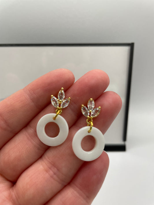 Boucles d'oreilles coquillage blanc + zirconia