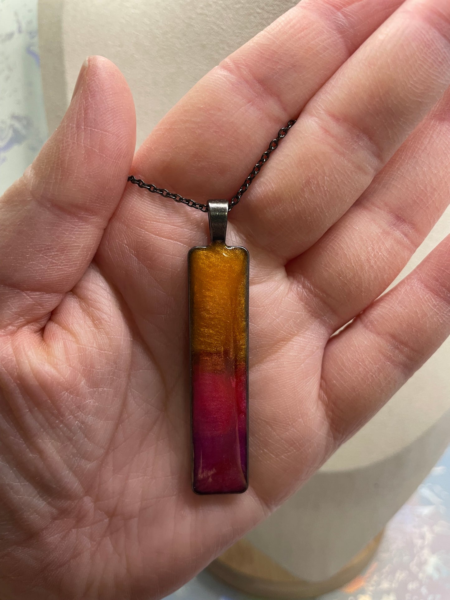 Collier ombré coucher de soleil rectangle- fini noir métallique