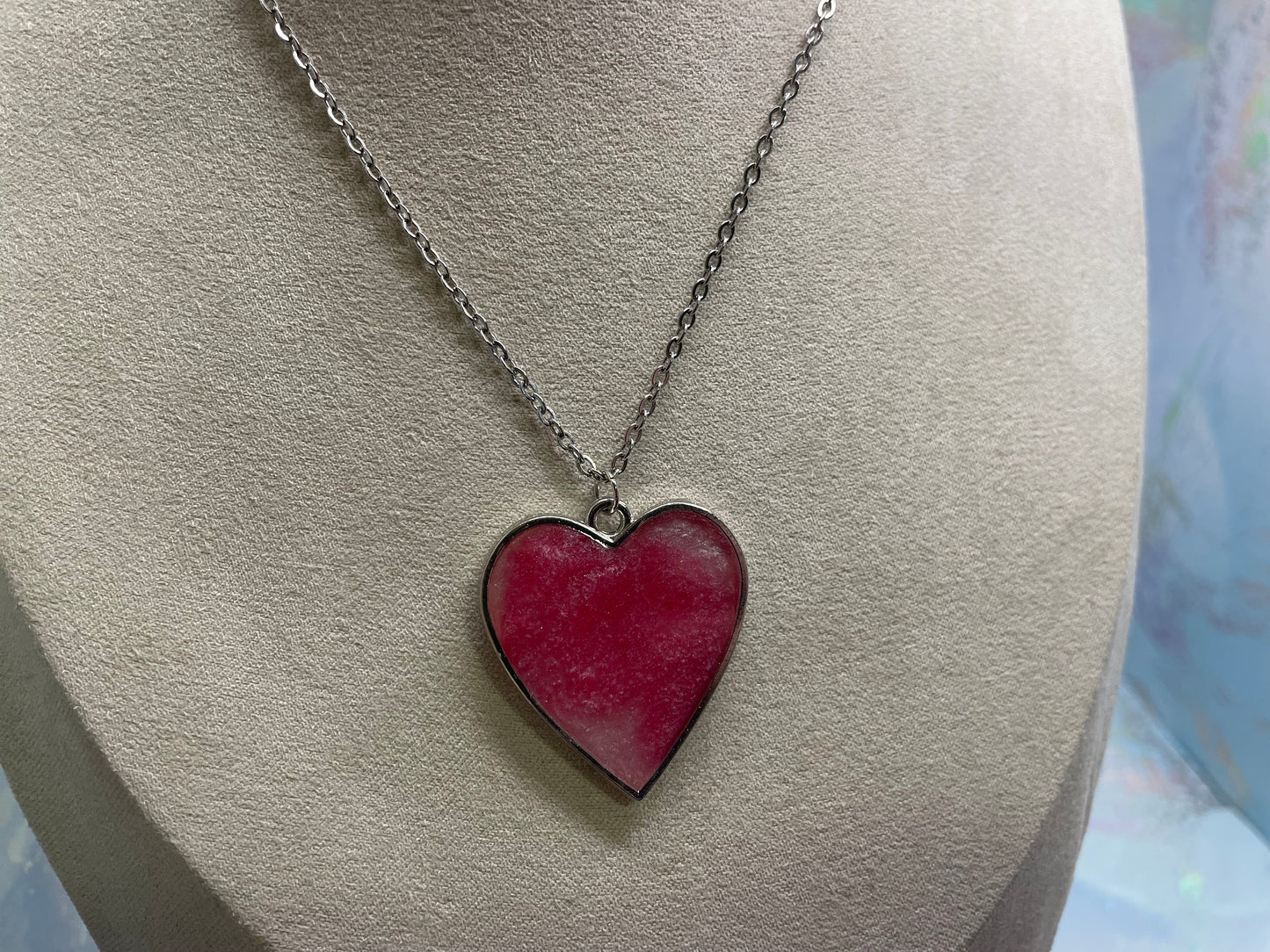 Collier cœur marbré rose