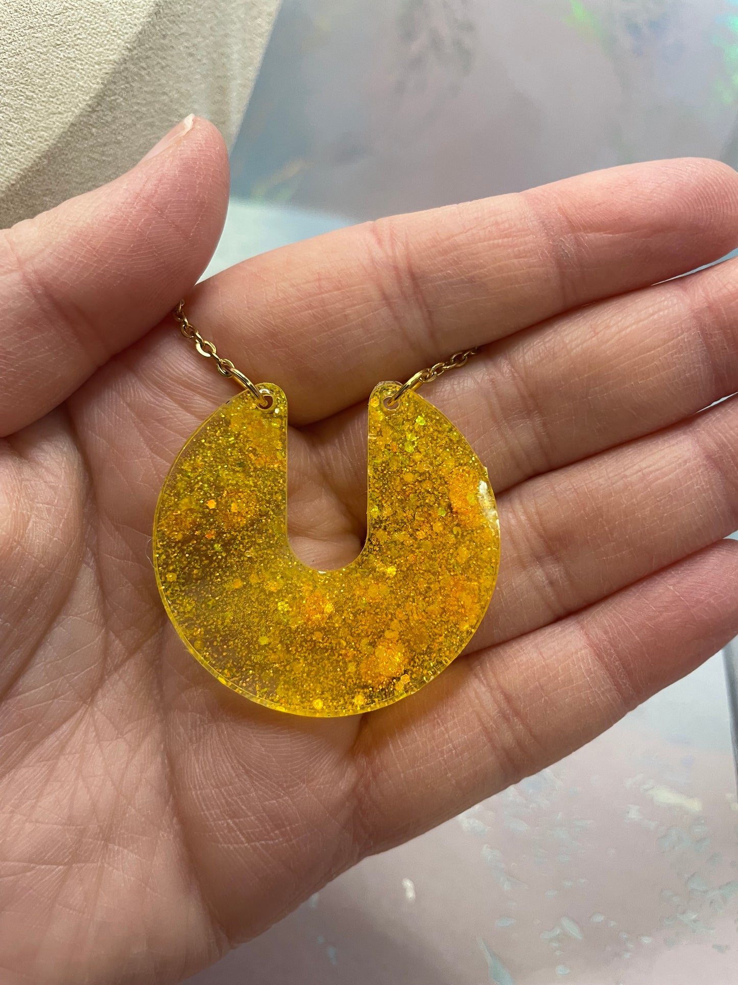 Collier en U Jaune et orange brillant