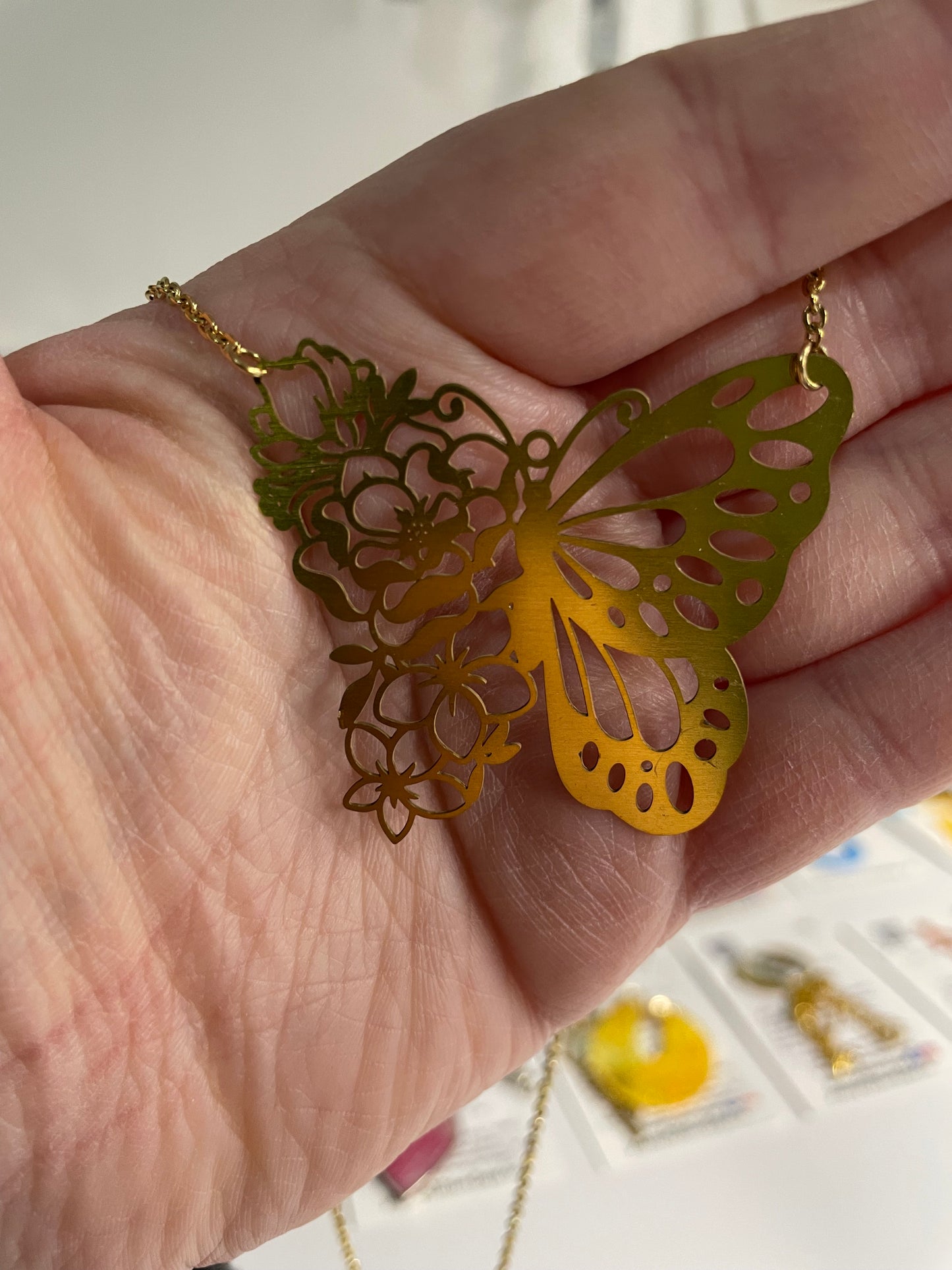 Collier Papillon en Filigrane de Laiton