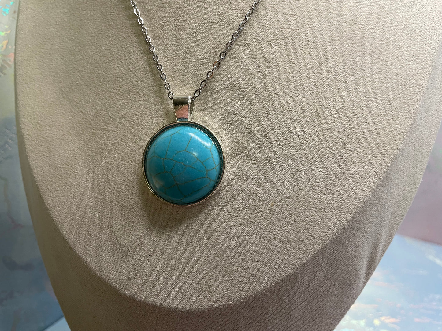 Collier à cabochon rond en turquoise