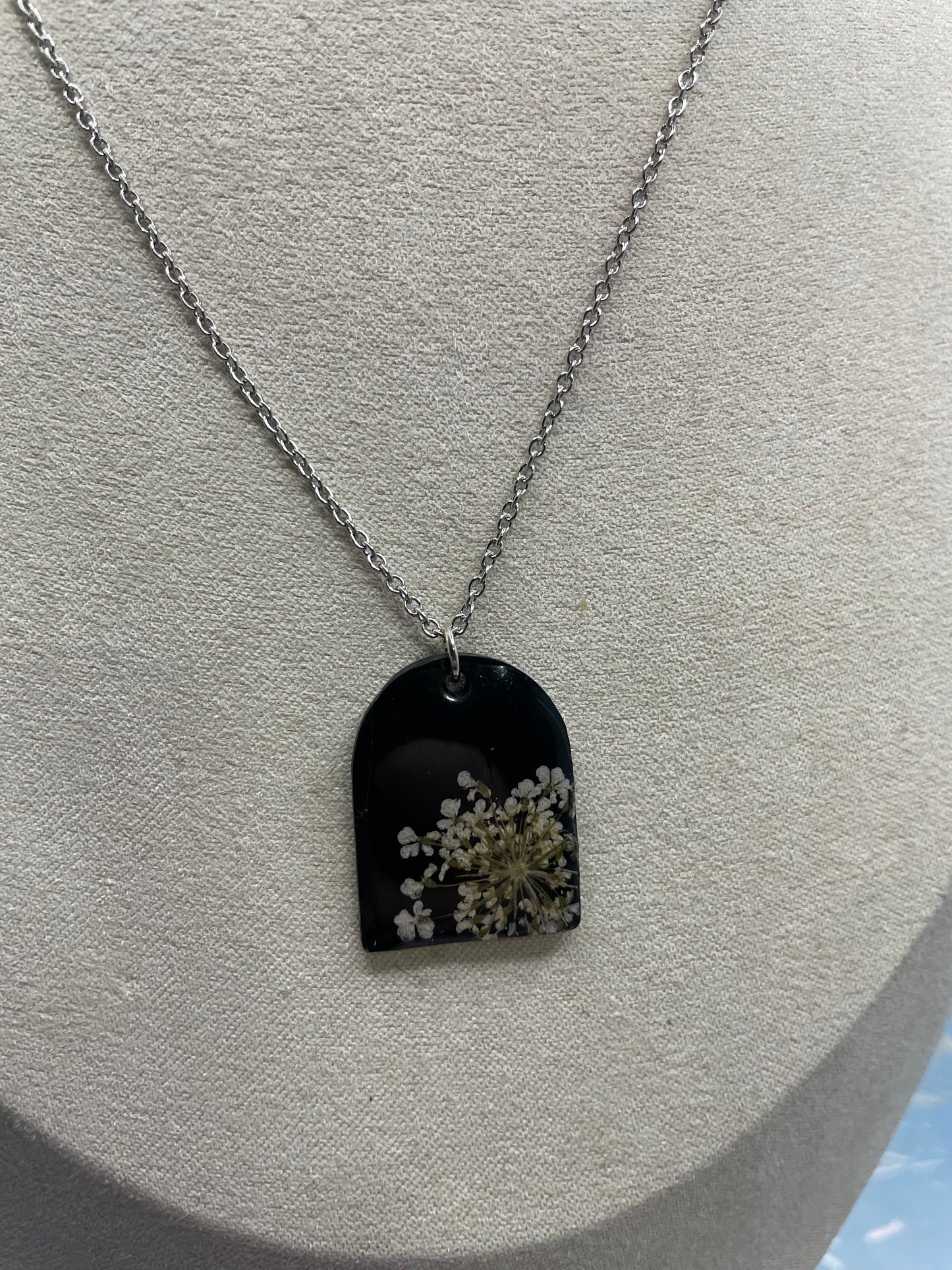 Collier Arche Carotte Sauvage