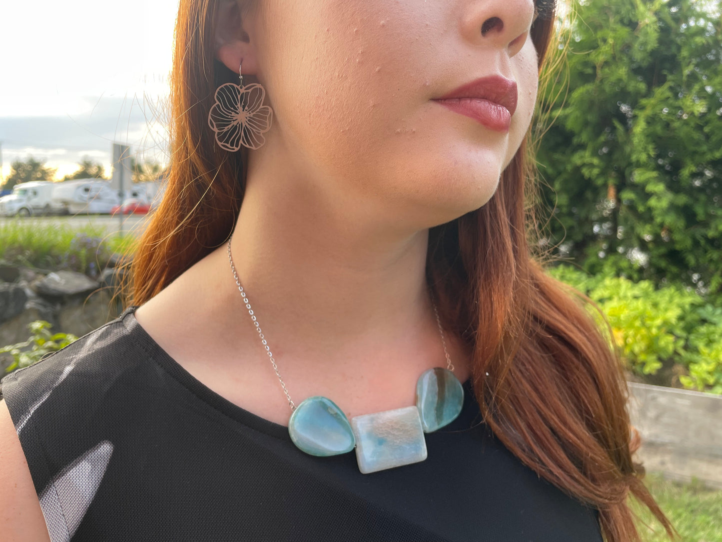 Ensemble collier et bracelet en pierre bleue