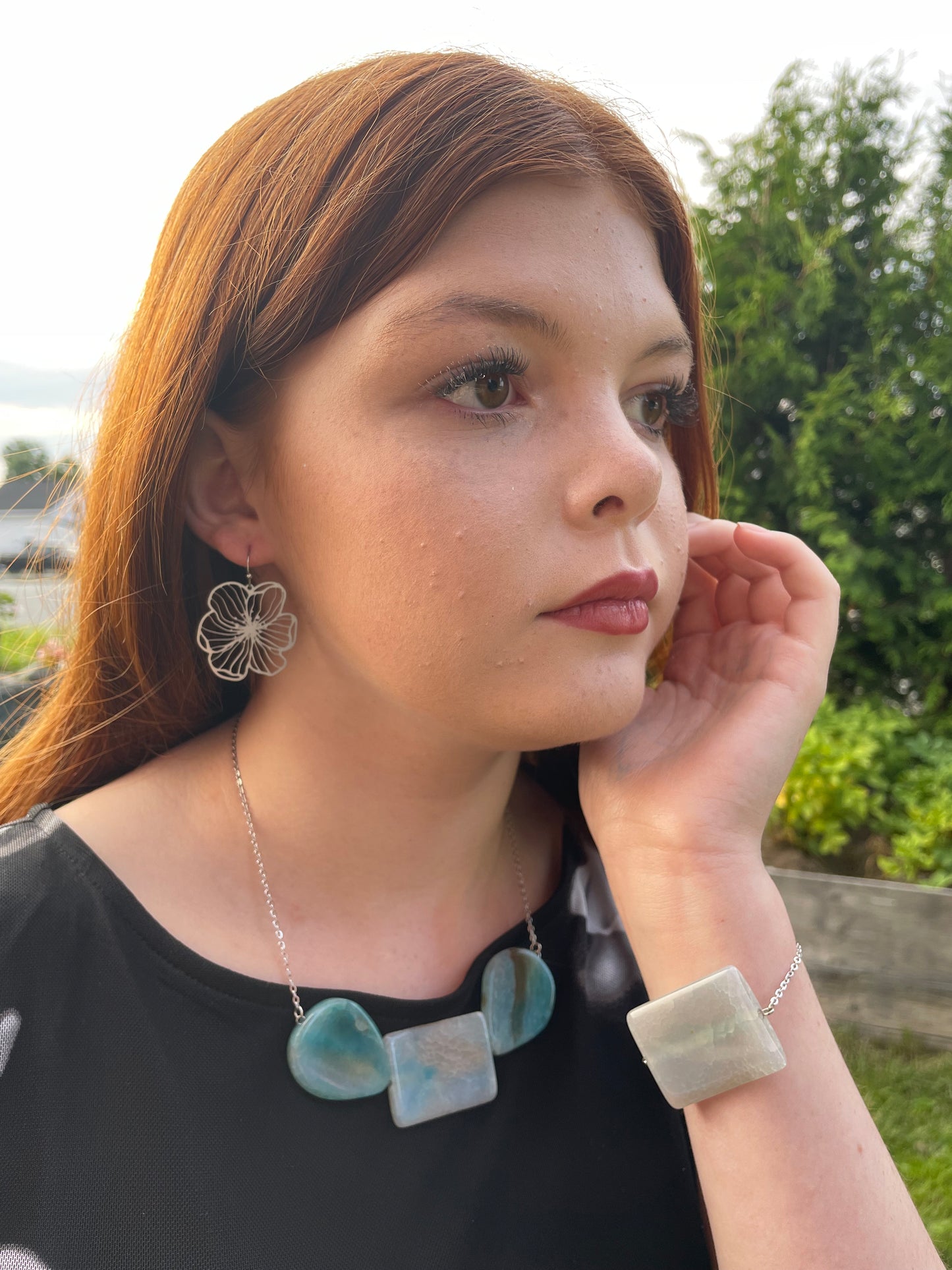 Ensemble collier et bracelet en pierre bleue