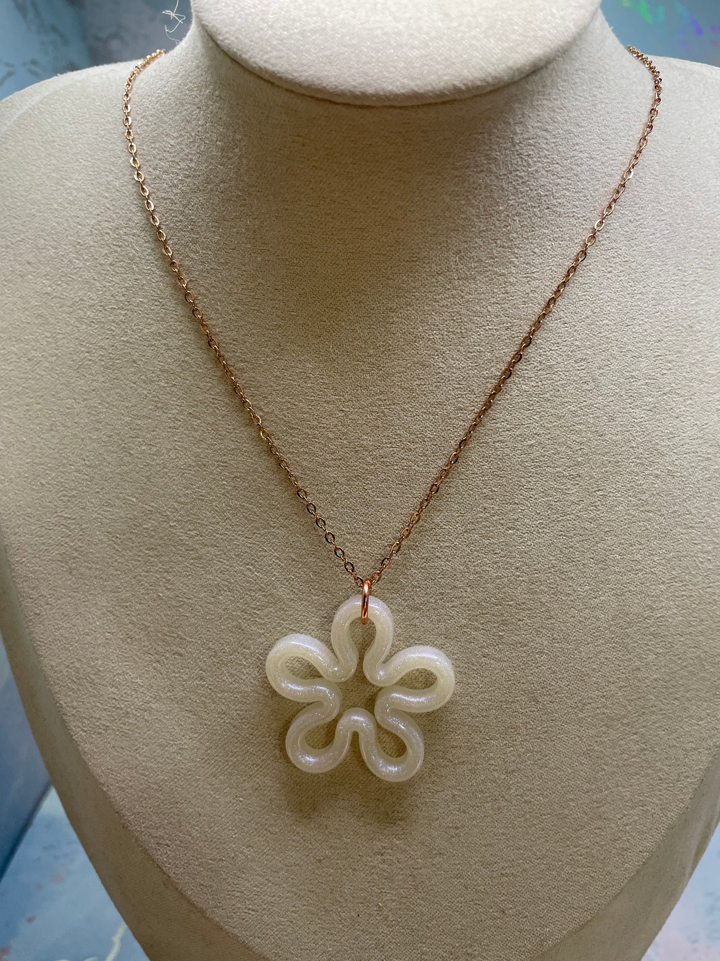Collier fleur blanc scintillant -Sans Nickel