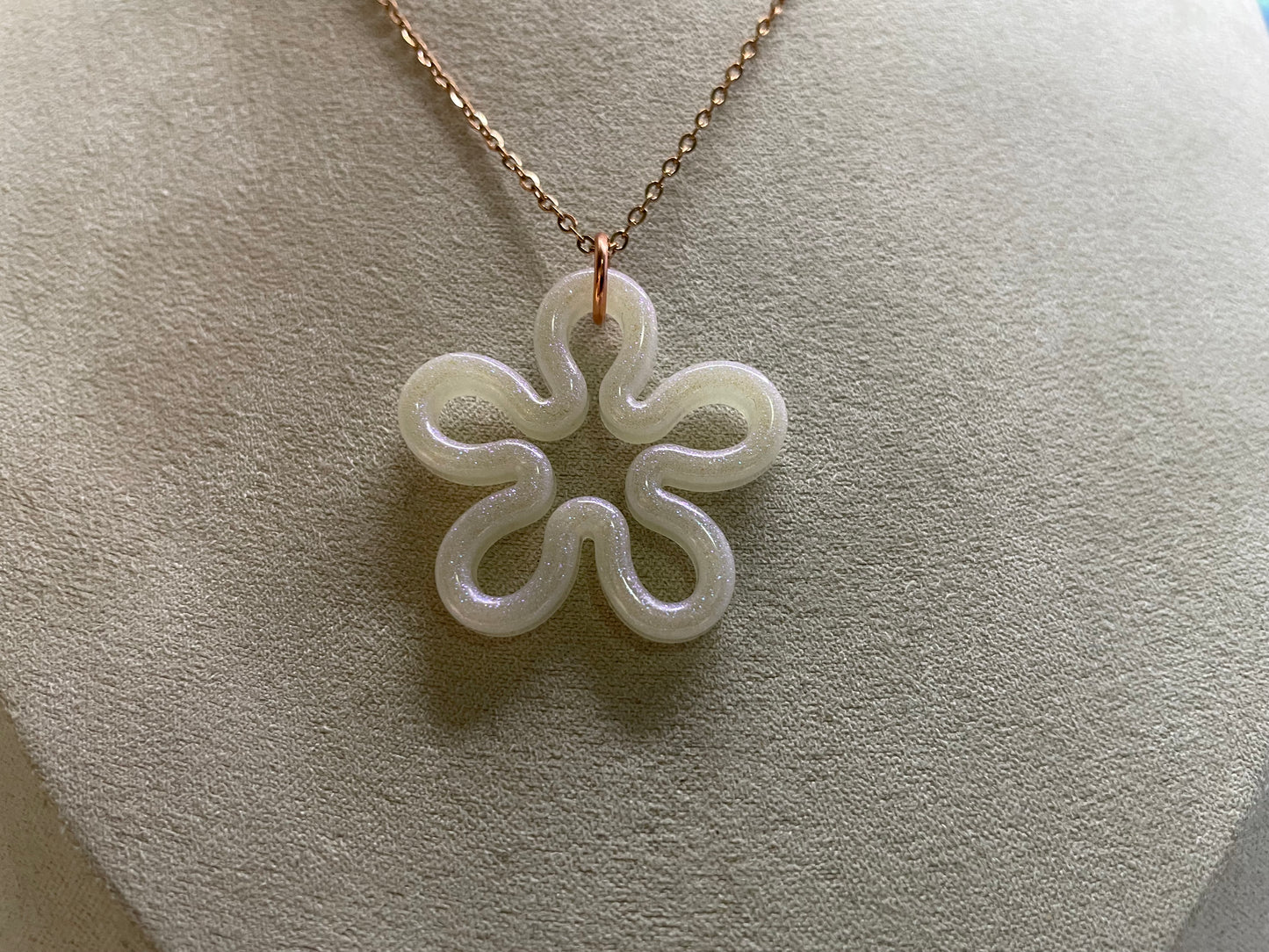 Collier fleur blanc scintillant -Sans Nickel