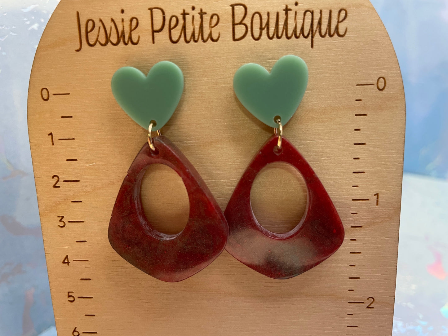 Boucles d’oreilles goutte rouge + boutons cœur menthe