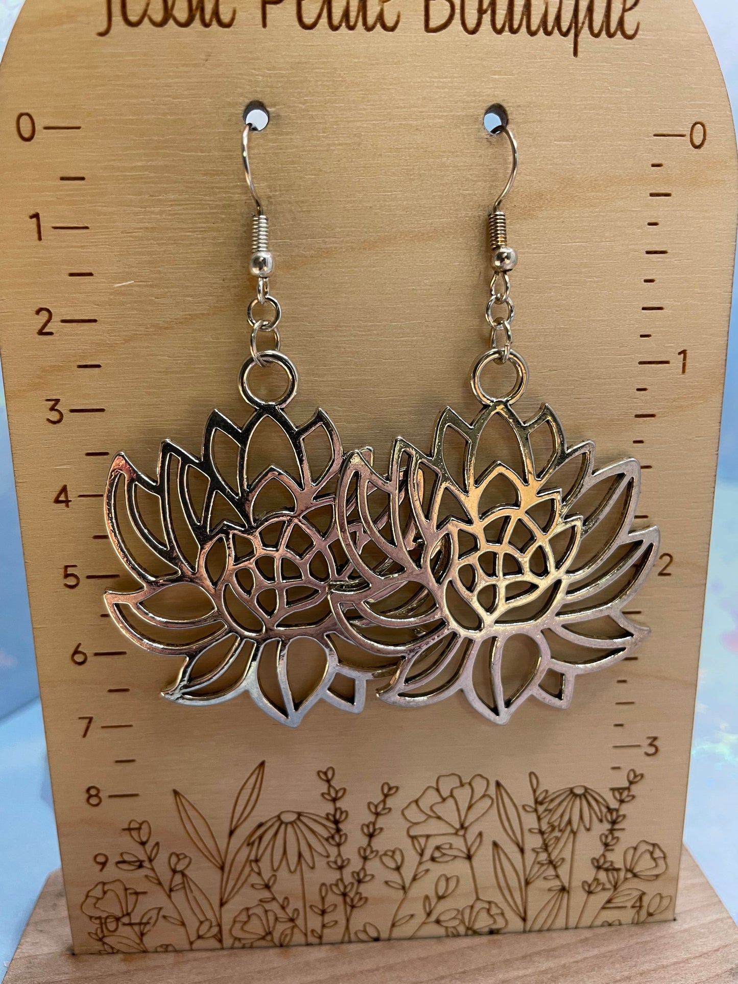Grosse Boucles d’oreilles lotus argentées