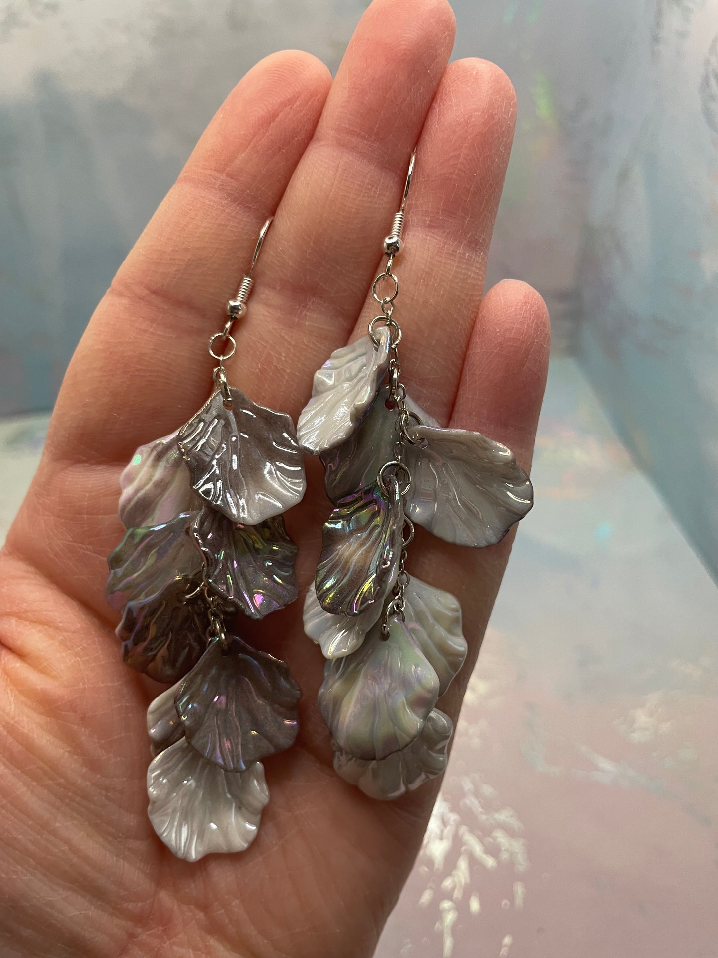 Boucles d’oreilles Cascade de Pétales Holographiques