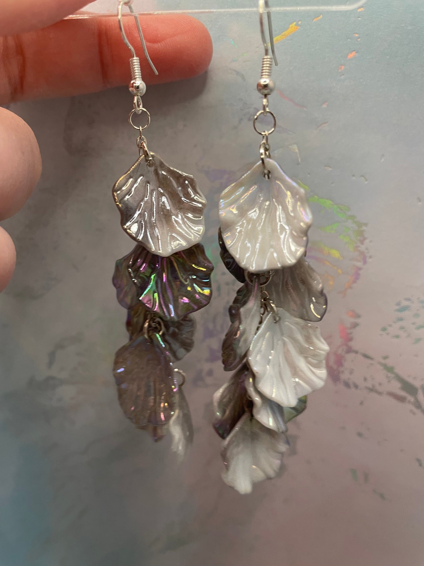 Boucles d’oreilles Cascade de Pétales Holographiques