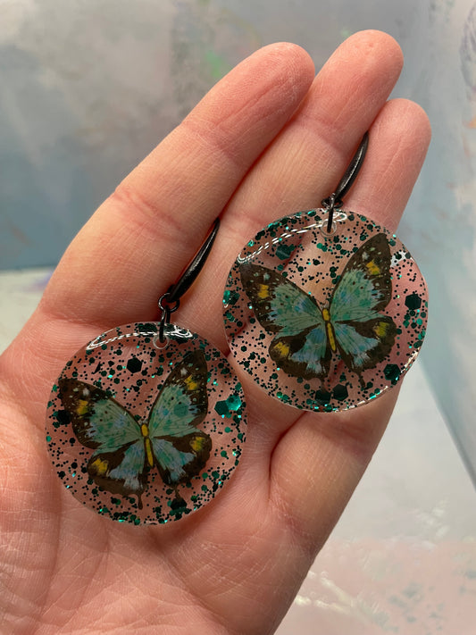 Emerald Flutter Round Earrings