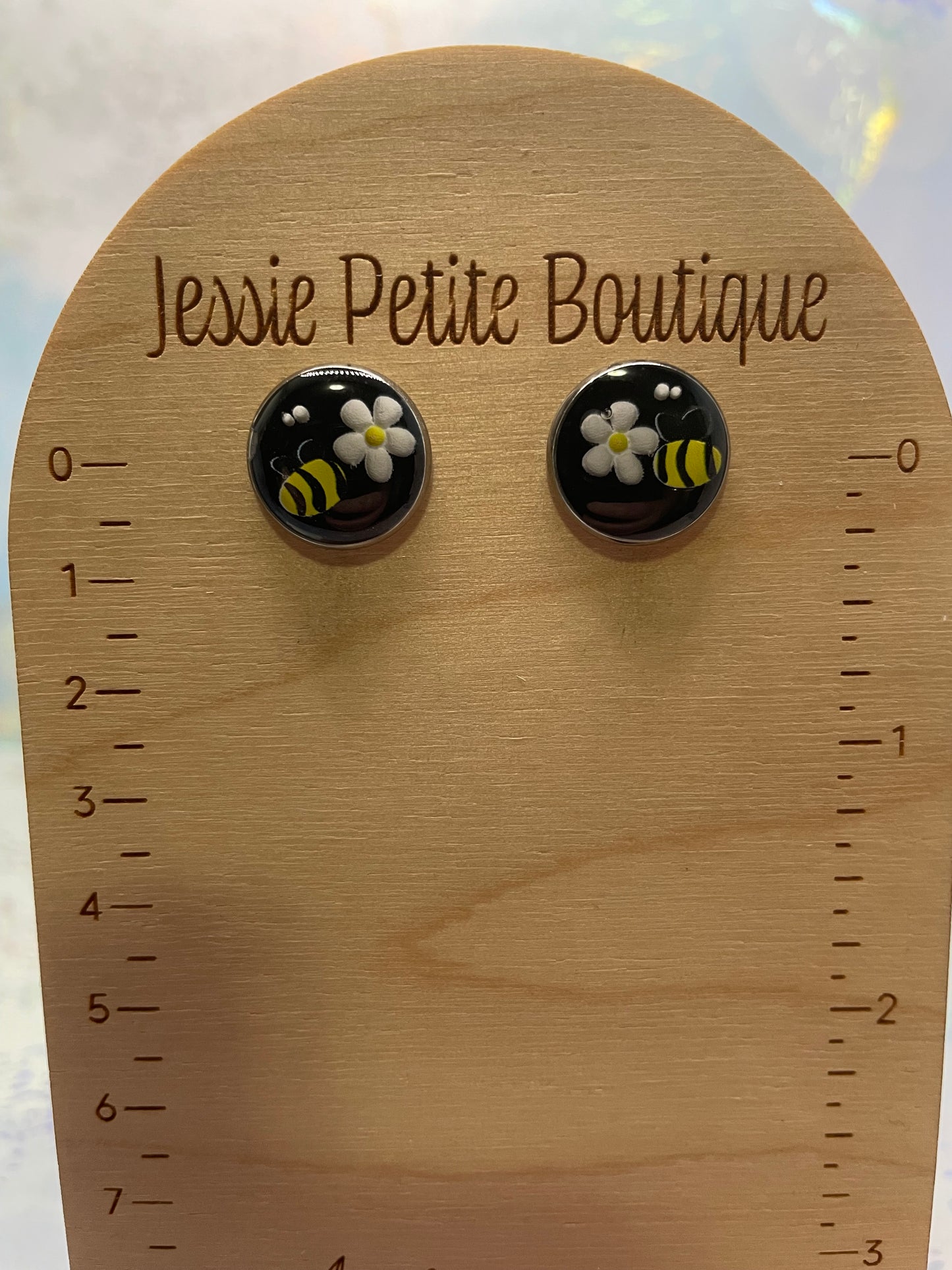Boutons d’oreille abeille et fleurs