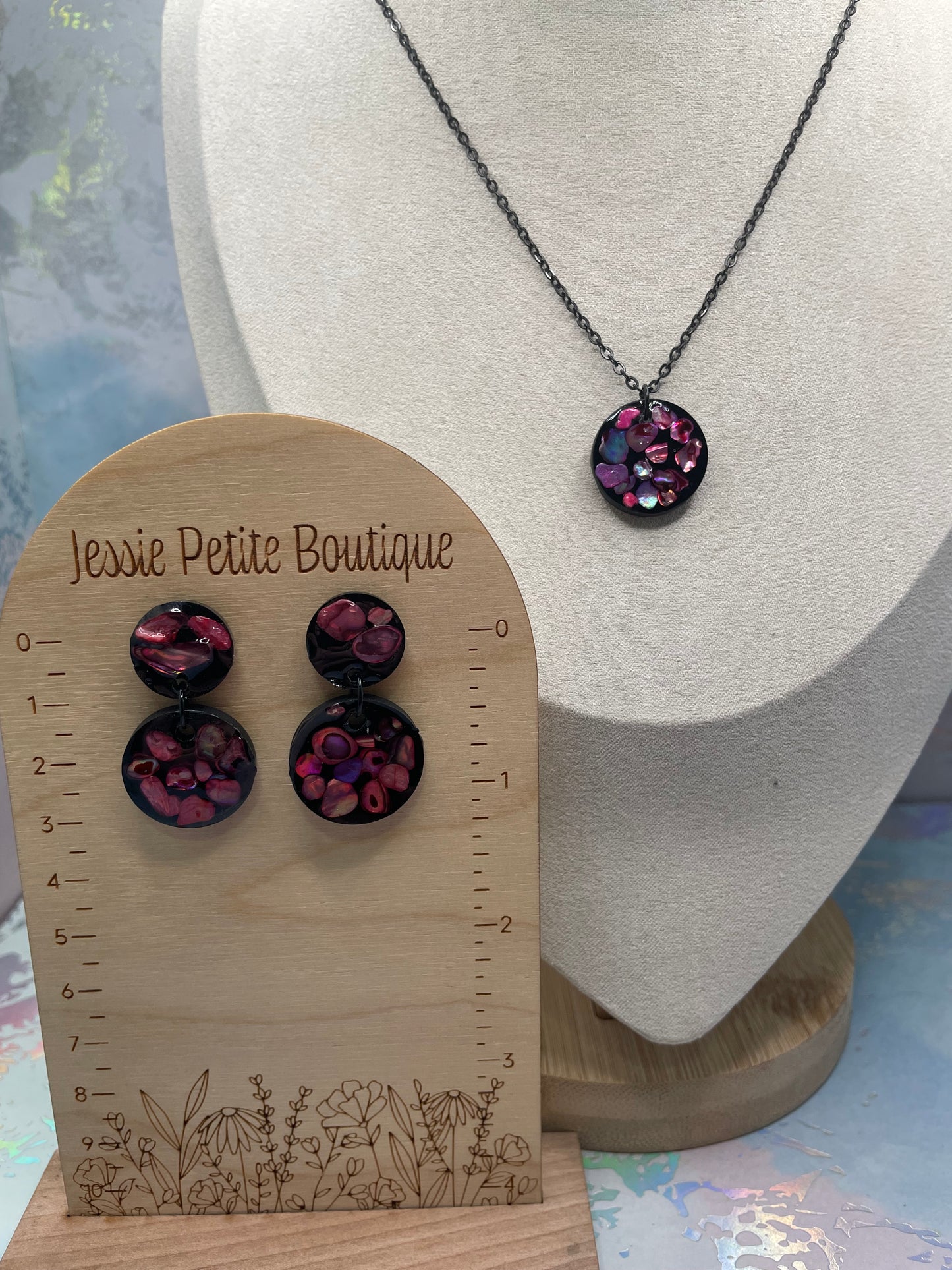 Pink Shell Round Set – Black Background