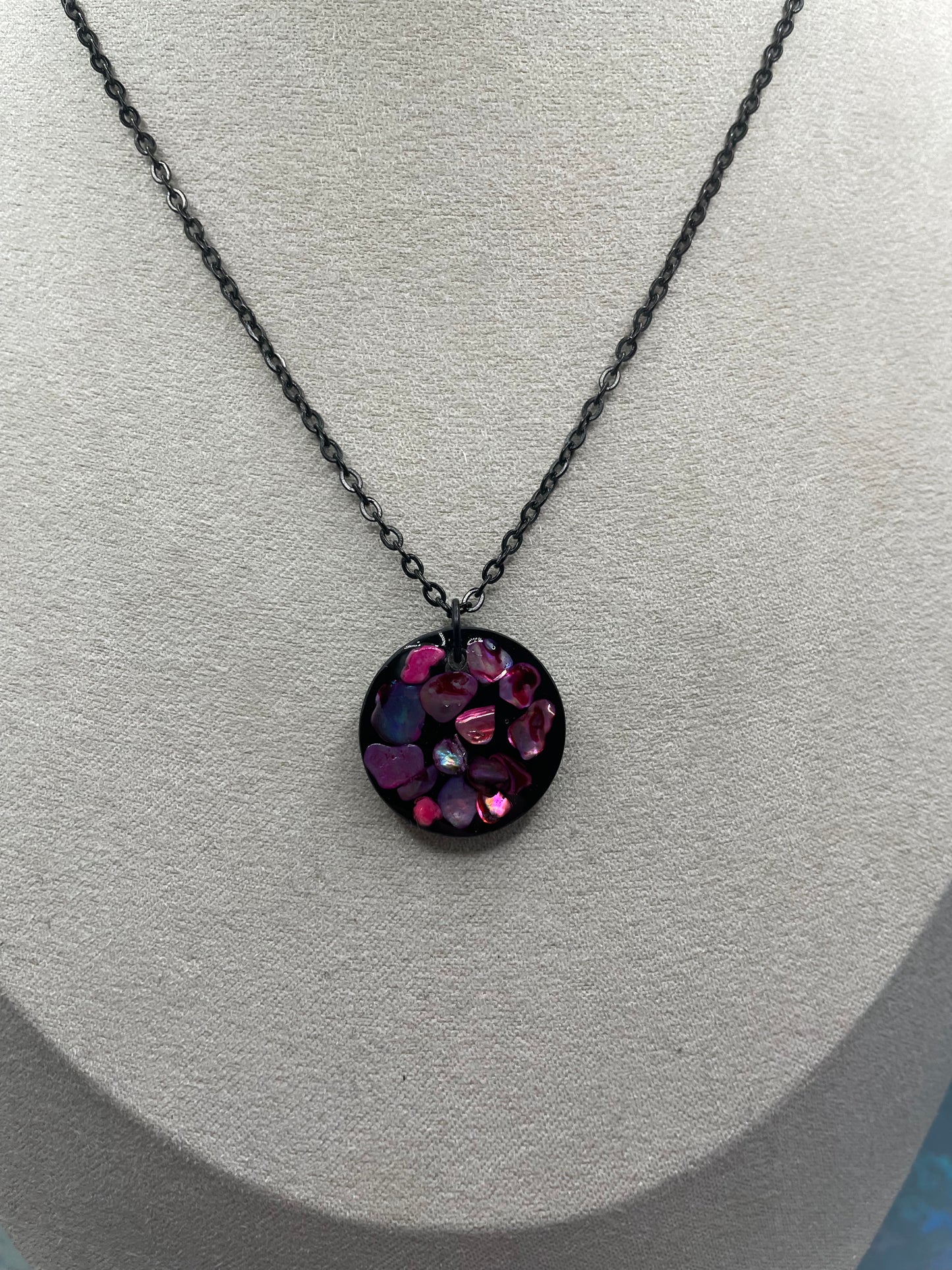 Pink Shell Round Set – Black Background