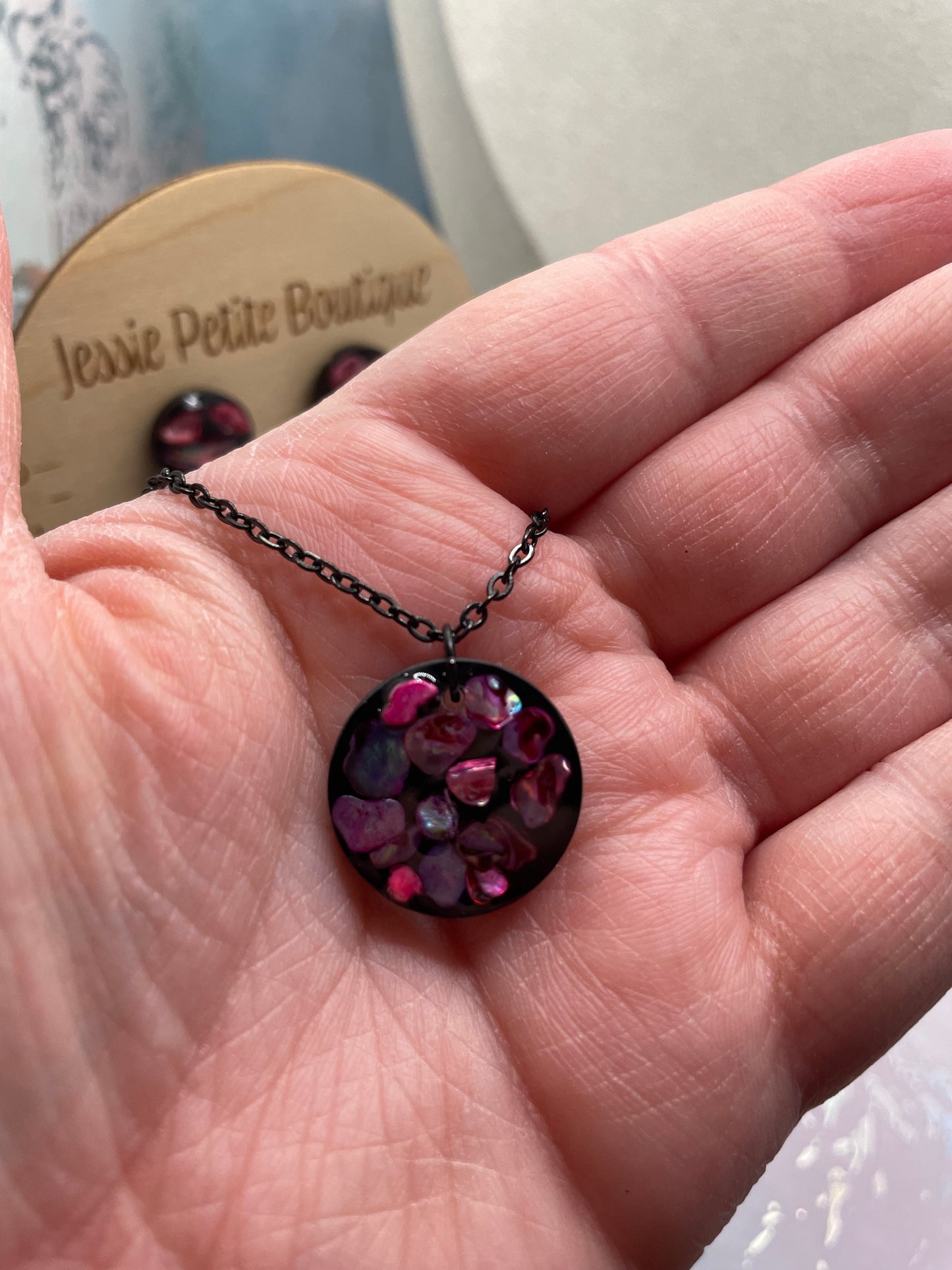 Pink Shell Round Set – Black Background