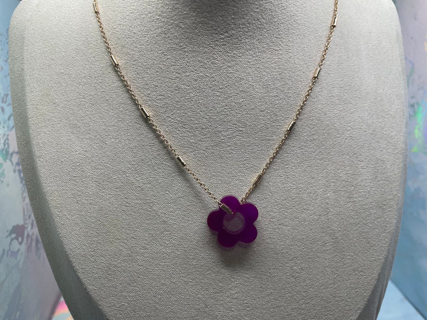 Collier Fleur Mauve Translucide