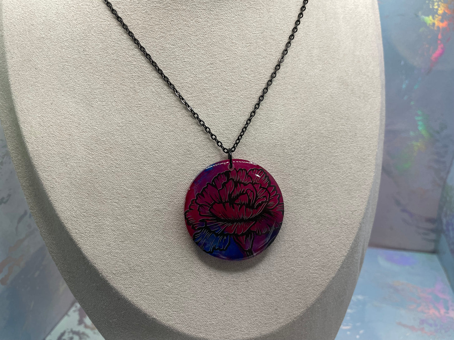 Collier rond floraison nocturne en résine