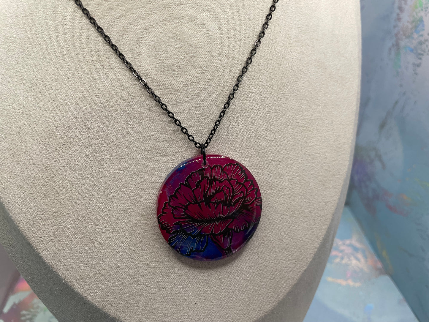 Collier rond floraison nocturne en résine