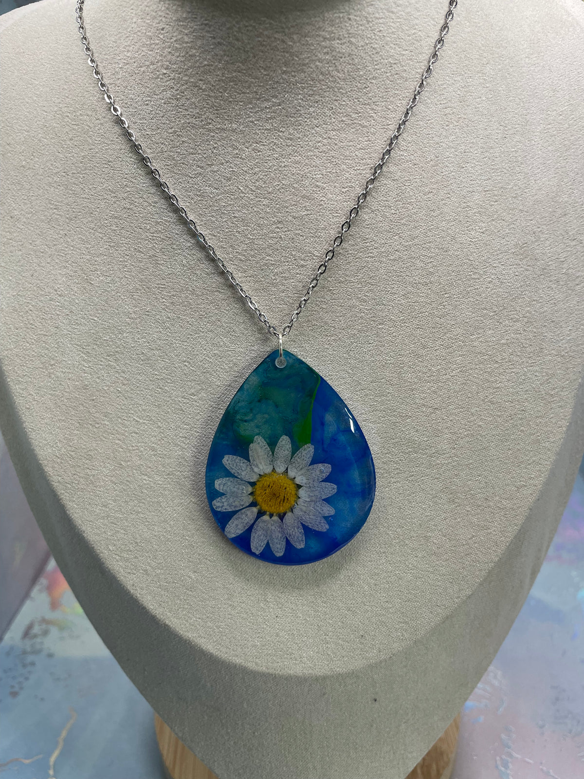 Ocean Daisy Teardrop Resin Necklace