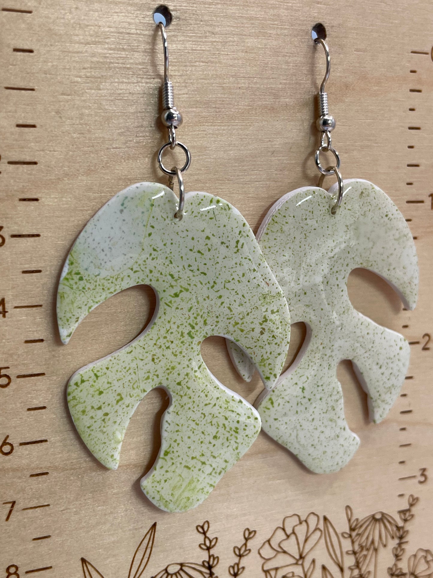 Boucles d’oreilles Feuille Monstera Vert Sauge