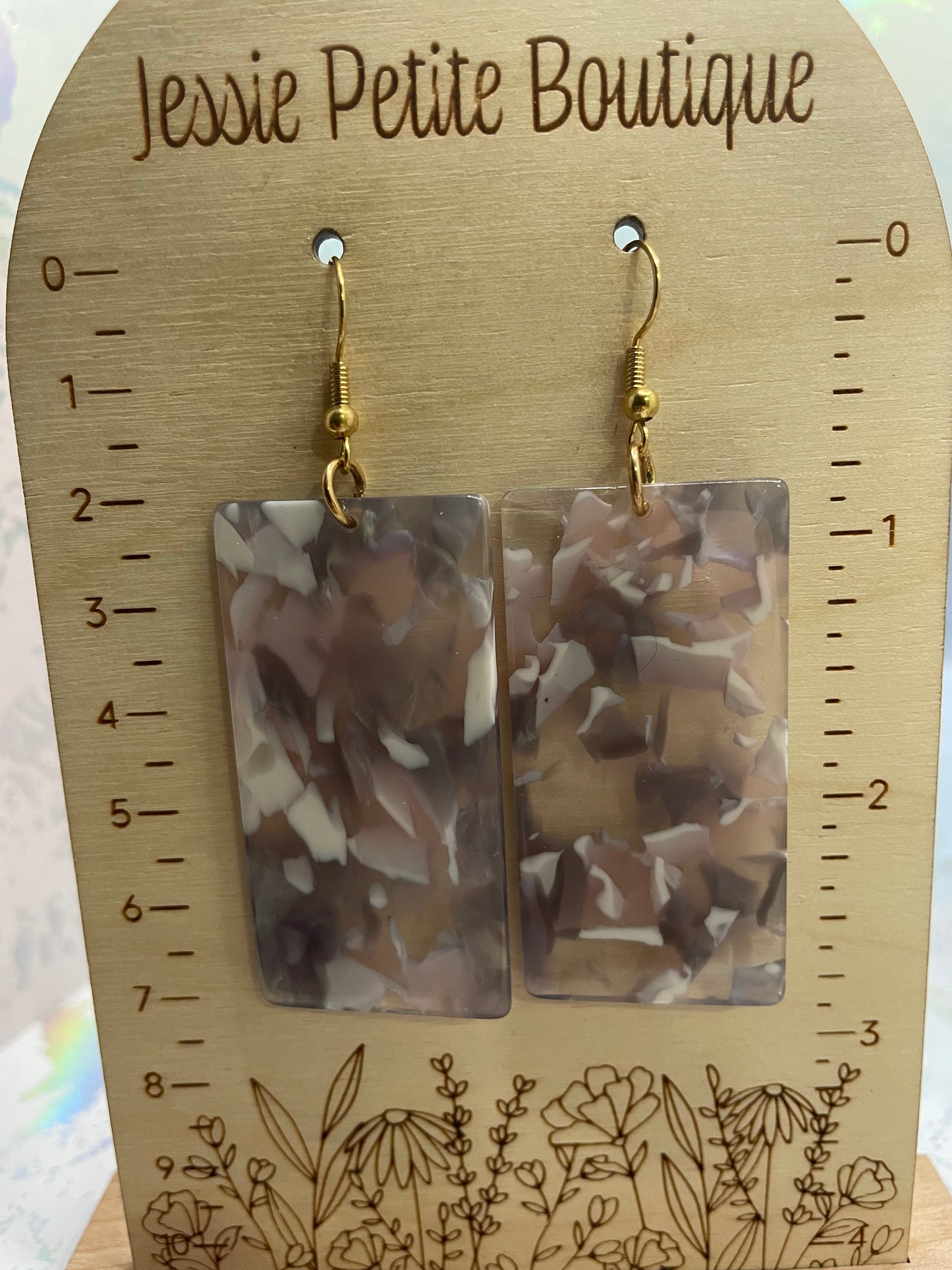 Boucles d'oreilles rectangulaires blanc, rose et mauve en acrylic