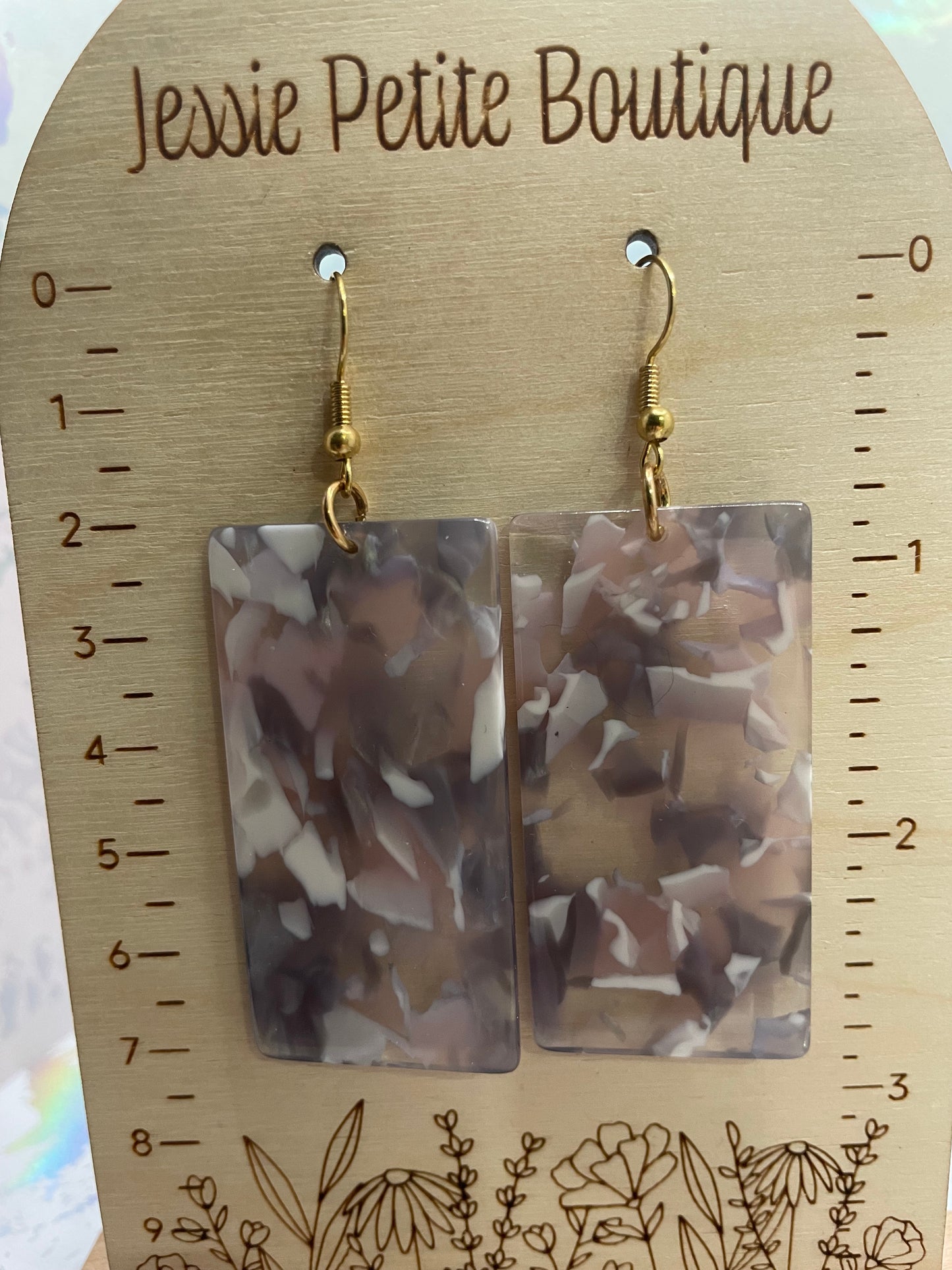 Boucles d'oreilles rectangulaires blanc, rose et mauve en acrylic