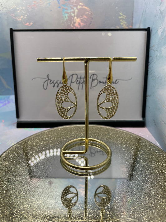 Boucles d'oreilles fleurs oval en or 