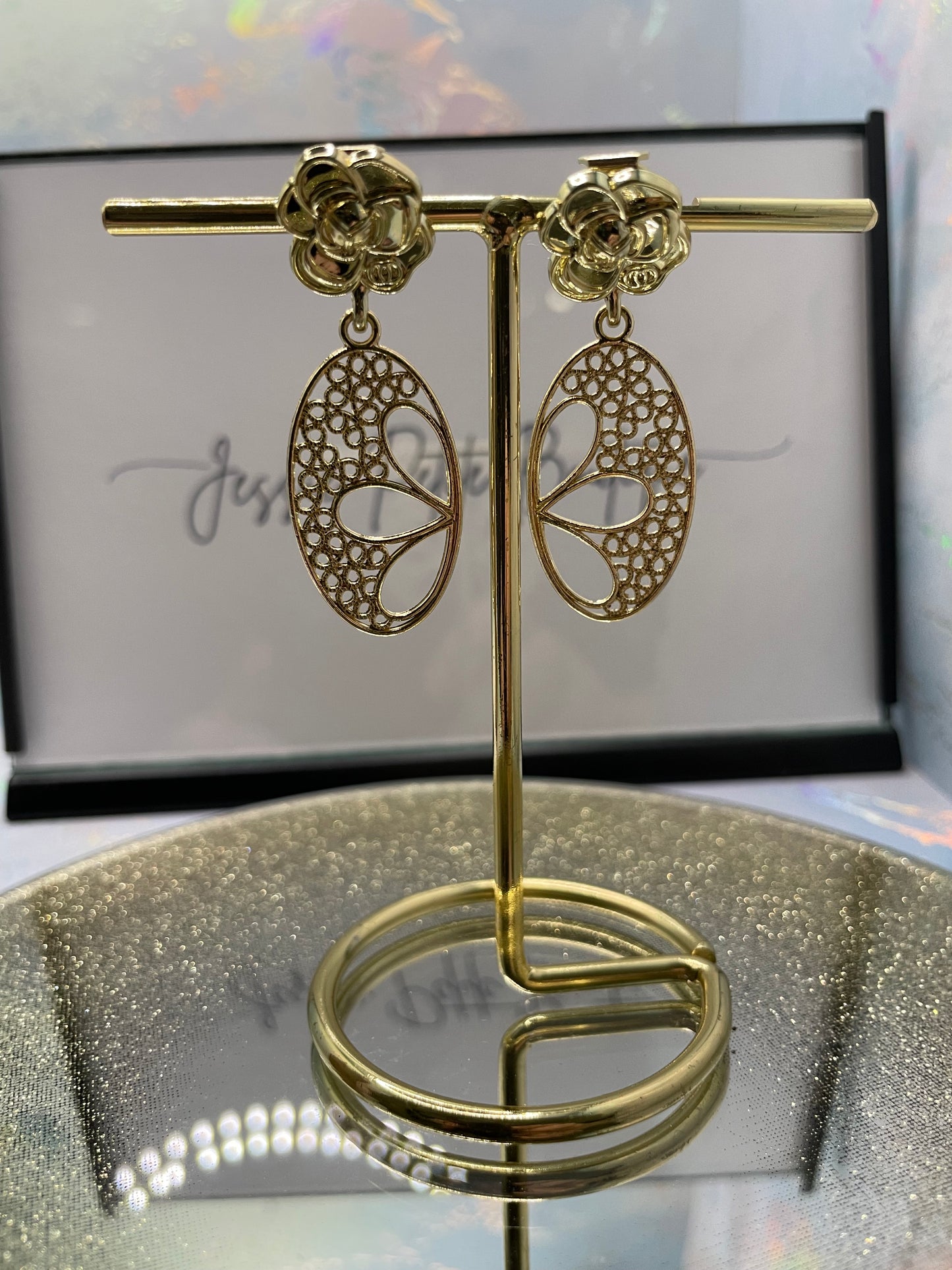 Boucles d'oreilles fleurs oval en or 