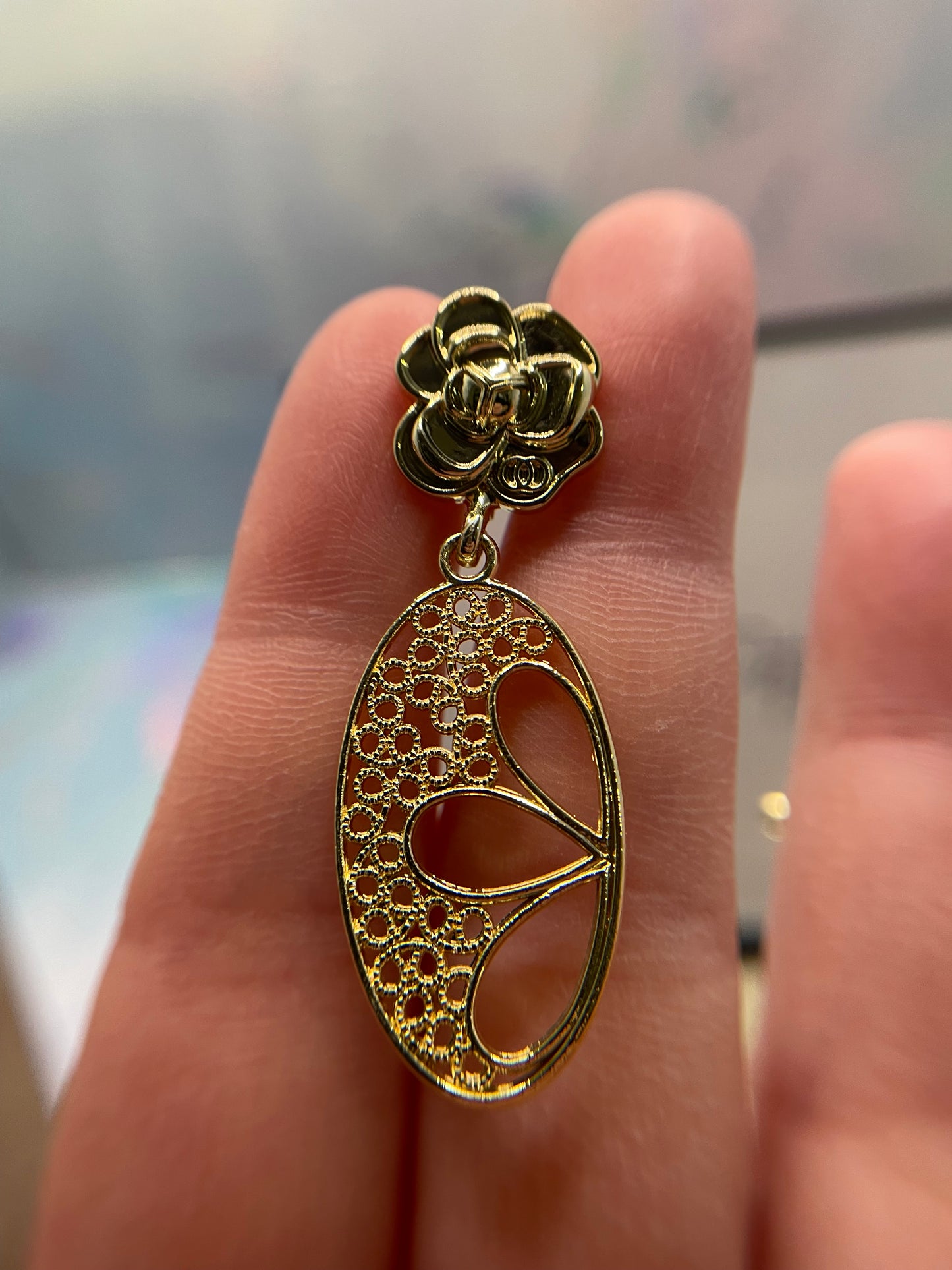 Boucles d'oreilles fleurs oval en or 