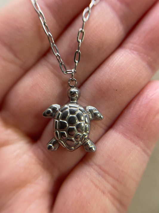 Collier tortue argentée – Collier minimaliste avec pendentif tortue de mer