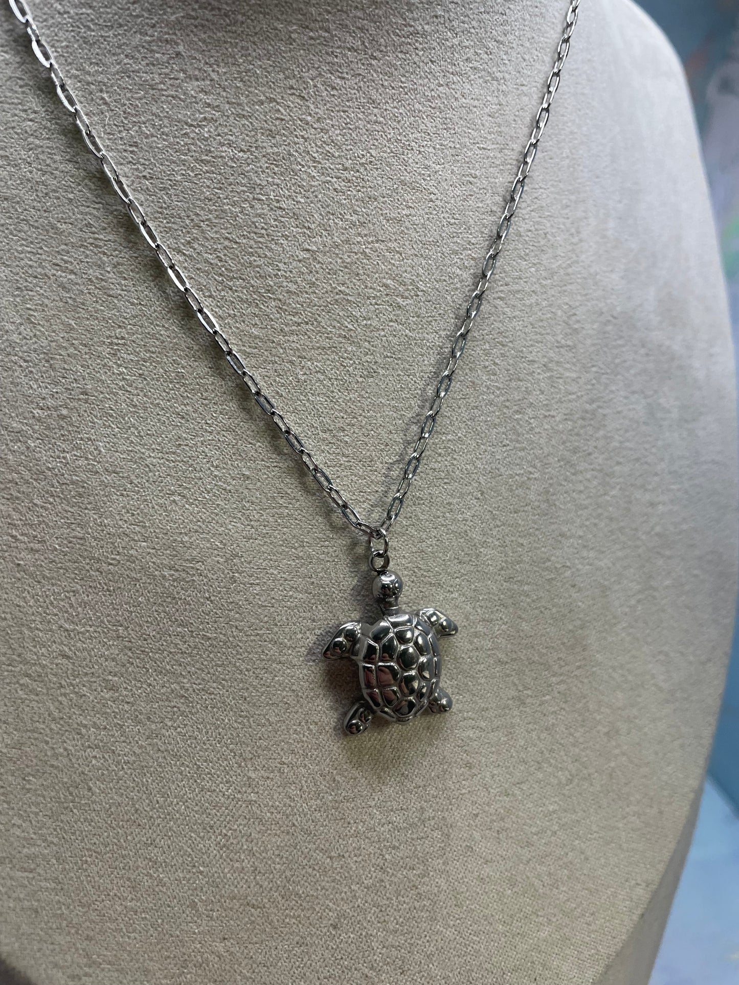 Collier tortue argentée – Collier minimaliste avec pendentif tortue de mer