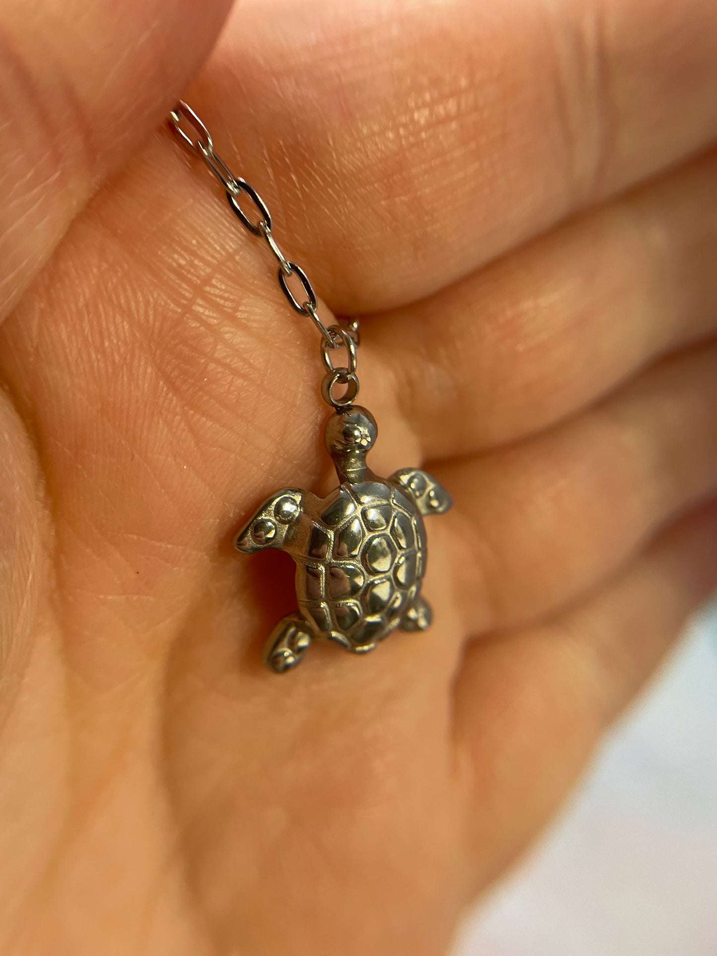 Collier tortue argentée – Collier minimaliste avec pendentif tortue de mer