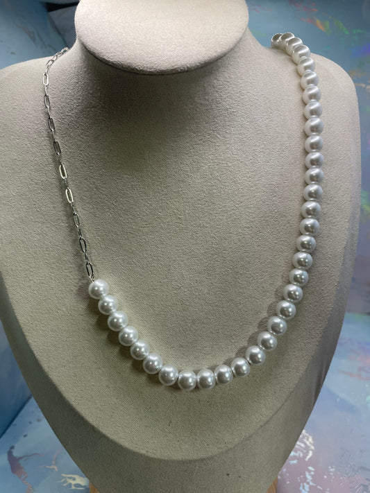 Modern Pearl Necklace – White Pearl Statement Necklace with Stainless Steel Paperclip Chain