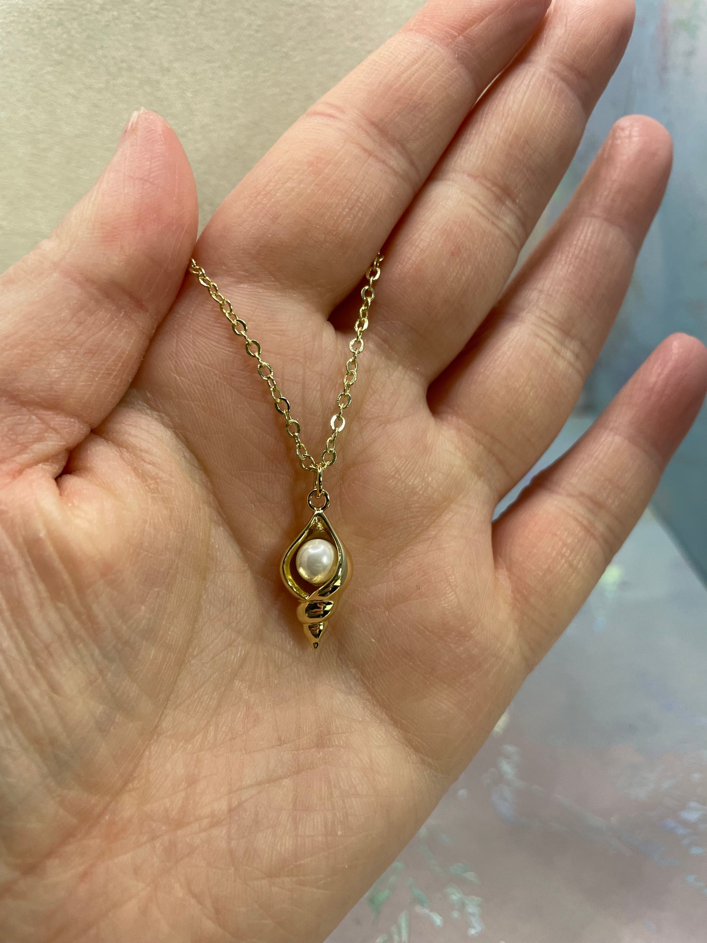 Gold Seashell Pearl Necklace – Elegant Coastal Necklace