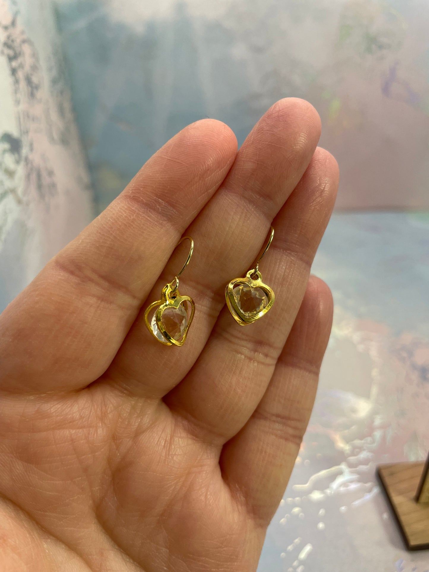 Boucles d’oreilles cœur doré CZ – Boucles délicates avec cœur cristal en acier inoxydable