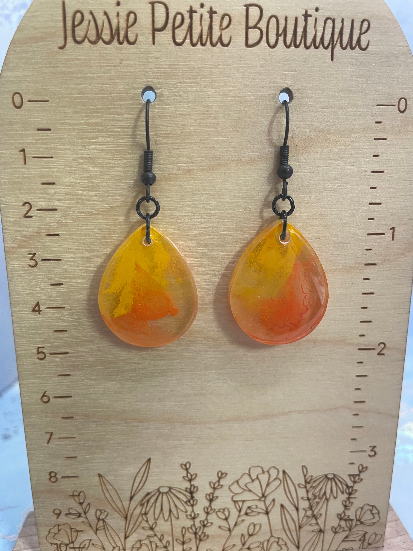 Boucles d’oreilles goutte en résine jaune et orange