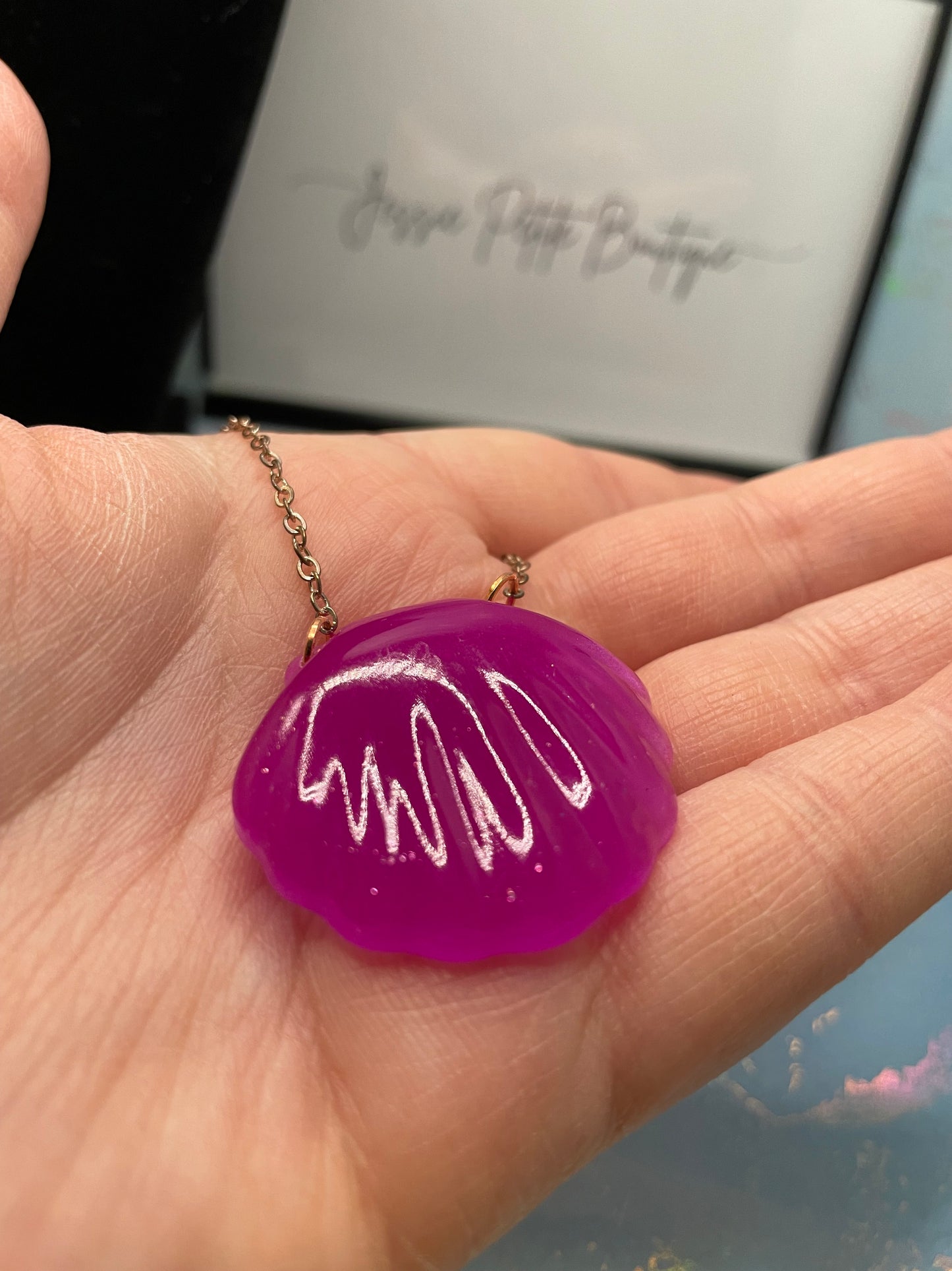 Collier coquillage mauve phosphorescent -23"Sans Nickel